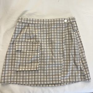 Forever 21 plaid wheat colored skirt